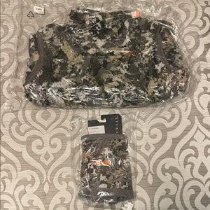 NWT Sitka Gear Fanatic Vest Size Large & Neck Gaiter One Size Fits All